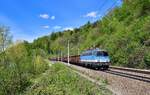 1142 646 mit einem Güterzug am 08.05.2021 bei Ingling.