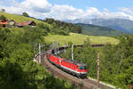 Bei toller Wolkenstimmung über der Rax fahren die gut gepflegten 1144.210+1116.274 mit G-54627 über den Abfaltersbachgraben-Viadukt am Eichberg.