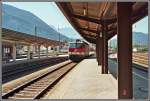 Die Innsbrucker 1144 242 fhrt im Juni 2005 in den Bahnhof Kufstein ein.