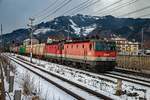 1144 007 + 1144 235 mit Güterzug bei Bruck an der Mur am 23.01.2018.