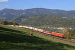 Bei der Apfelwiese am Eichberg,bringen 1144.40+1142.638 den Hackschnitzel-GAG 53513 am 10.10.18 über den Semmering.