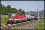 1144 237 mit Güterzug bei Bruck an der Mur am 12.06.2019.