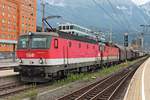 Am Nachmittag des 03.07.2018 stand 1144 277 zusammen mit 1144 098 und einem gemischten Güterzug nach Wolfurt im Hauptbahnhof von Innsbruck und warteten auf ihre Abfahrt in Richtung Arlberg.