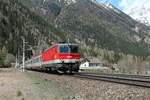 Die 1144 086 bespannte am 20.4.2016 den IC690 von Salzburg Hbf nach Villach Hbf hier kurz vor dem Bahnhof Mallnitz-Obervellach.
