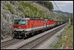 1144 021 + 1144 106 mit Güterzug bei Breitenstein am 18.05.2020.