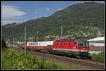 1144 220 mit Güterzug bei Kapfenberg am 3.06.2020.