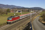 Am 23. November 2023 war 1144 267 mit dem ri 535 (Wien Hbf. - Villach Hbf) unterwegs und ist hier bei Fentsch - St. Lorenzen zu sehen. 