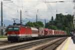 1144 255-5 und 232-4 mit einer RoLa  bei der Durchfahrt Brixlegg gen Innsbruck am 23.5.08