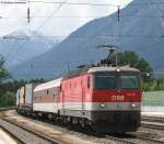 1144 220-9 und 1216 018-0(Zugschluss) mit einer RoLa gen Wrgl bei der Druchfahrt Brixlegg am 23.5.08