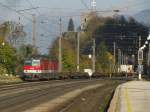 Zwei 1144 mit Gterzug am 24.10.2008 in Brixlegg.