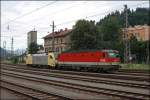 1144 232 (9181 1144 232-6) und ES64U2-011 rollen in Kufstein ein.