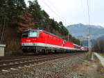 Zwei BR 1144 mit RoLa zum Brenner am 18.11.2008 bei Pill-Vomperbach.