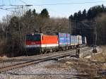 Die 1144 256 am 26.02.2011 mit einem KLV-Zug unterwegs bei Aling. 