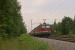 1144 239 + 1144 273 mit einem KLV-Zug zwischen Haar und Vaterstetten am 03.08.2011