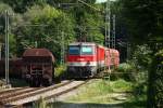 1144 223 & 1144 095 drcken eine Wagengruppe ber die Steilrampe hinauf zum Zementwerk Rohrdorf - 23/08/2012