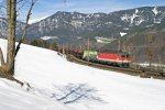 Auf der Apfelwiese am Eichberg mit Schneeberg im Hintergrund fhrt 1144.275+1116.142 mit GAG-49413 am 3.3.13 bergwrts