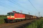 Die 1144 117 mit dem DG 60026 (Nr - Hfg) am 21.05.2014 bei Himberg.