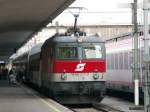 1144 275-3 in Wien West als Regionalzug nach Amstetten, 29.12.2006