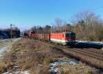 1144 241 mit einem Güterzug am 06.01.2015 bei Strasshof.