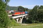 Die neue 1144.092 im Tandem mit 1144.121 befahren mit GAG-47046 den Payerbachgraben-Viadukt am 1.8.15