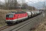 1144 220 mit Güterzug bei Leoben am 17.03.2016.