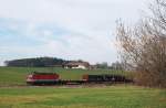 1144 200 mit einem Gterzug bei Grokarolinenfeld (06.03.2007)