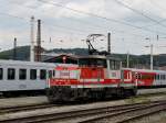 Die 1163 006 am 11.07.2009 bei einer Rangierfahrt im Salzburger Hbf. 