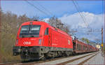 OBB 1216 145 zieht Autozug durch Maribor-Tabor Richtung Koprt Hafen.