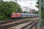 1216 238-? mit dem RJ 257  Vindobona  (Berlin Hbf. - Graz Hbf.) am 03.September 2023 kurz vor dem Bahnhof Liesing.