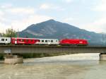 1216 129 berquert samt CS Waggonen die Innbrcke bei Brixlegg (16.5.2008)