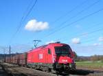 1216 145(part of the best) ist mit einem Selbstentladewagen-Gterzug bei Redl-Zipf unterwegs;091105