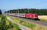 Am 21.07.2010 war 1216 226 mit EC172  Vindobona  von Villach Hbf nach Hamburg-Altona auf der Sdbahn bei Neunkirchen/N unterwegs.