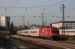 1216 014 mit EC 85 von Mnchen Hbf nach Bologna.Aufgenommen am 12.10.10 in Mnchen Ost.