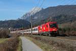 1216 013 mit EC 82 am 19.11.2011 bei Terfens im Inntal.