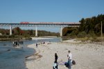 Umleiterbedingt zieht 1216 016 am 23.10.11 einen Brenner EC ber die Grohesseloher Brcke bei Mnchen