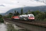 Anlsslich der 175 Jahre Eisenbahn in sterreich wurde die 1216 020-8 als Dampftaurus beklebt.