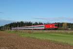 1216 021 mit dem wegen Bauarbeiten ber Holzkirchen umgeleiteten EC 89 am 02.11.2013 bei Otterfing.