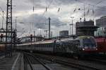 ÖBB 1216 020/E190 020 am Abend des 9.11.13 bei der Ankunft mit einem EC in München Hbf.