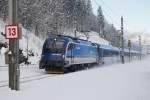 1216 233 fährt am 6.01.2015 als Railjet durch Langenwang.