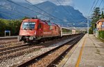 1216 013 (E190 013) ist als IC nach Venedig unterwegs gesehen am 22.09.16 in Peri.