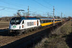 Regiojet 1033 kurz vor dem Endbahnhof in Wien Flughafen. Für den Weg zurück nach Wien Hbf. wird die Steiermarkbahn 1216 960  99ers Graz  benötigt. Das Foto entstand am 14.01.2023.
