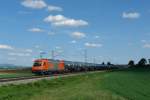 Am 08.05.2012 ist der RTS Taurus 1216 903 mit einem Kesselwagenzug kurz nach Plattling bildlich festgehalten worden.