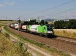 Die 1216 954 mit einem Containerzug am 14.08.2015 unterwegs bei Haiding.