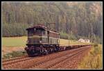 1245 523 mit Güterzug bei Leoben Hinterberg am 4.08.1994.