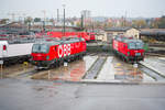 Die neuen Vectron Lokomotiven kann man vor der Auslieferung in Regensburg im alten Betriebswerk beobachten.