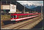 4010 010 fährt am 24.04.2002 als IC511 (Salzburg - Graz) am Umformerwerk St.Michael vorbei.