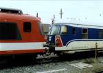 Sommer 1999 in Villach Hbf  alte und neue Version der 4010-Garnitur gekoppelt