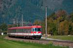 Die Khe auf der Weide nehmens eher gelassen hin, als 4010 009 der GEG als Planstrom auf der Pyhrnbahn Hinterstoder verlt.