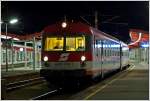 Alter Sdbahnhof II: 6010 018 steht am Abend des 8 Dezember 2006 abfahrbereit am Bahnsteig 14