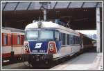 Im Sommer 1999 wartet in Krems Triebkopf 4010 011-7 noch in alter Farbgebung.